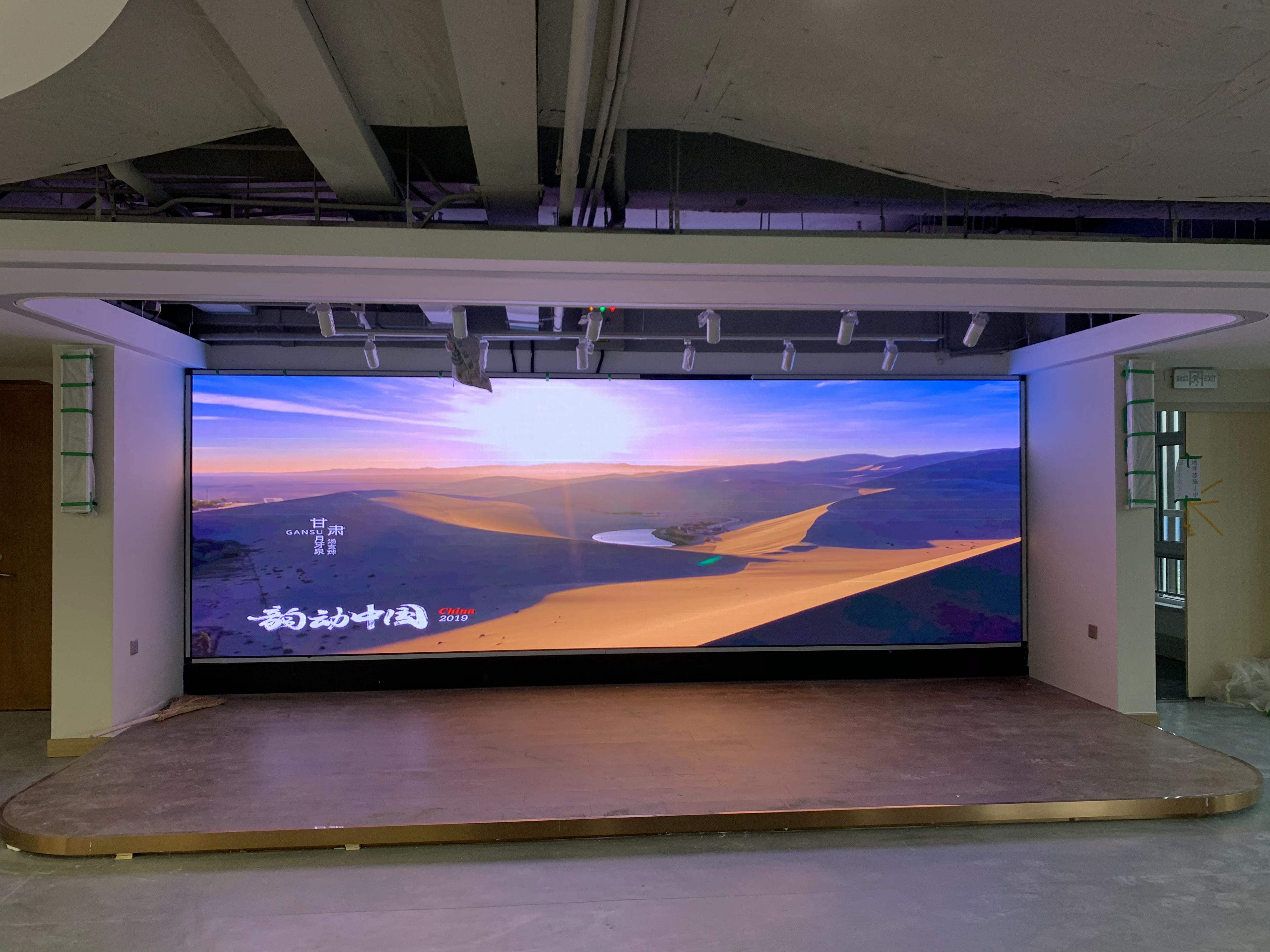 文旅項目中，戶外LED顯示屏如何與燈光秀、互動裝置結合打造沉浸式體驗？